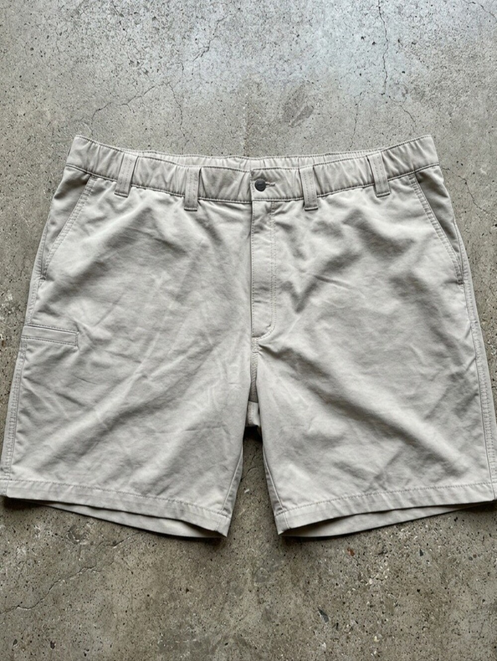 Carhartt Men's Casual Elastic-Waist Shorts in Light Khaki Size 2XL